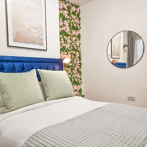  Apartment Designer Flat With Parking Near Peckham & Brixton